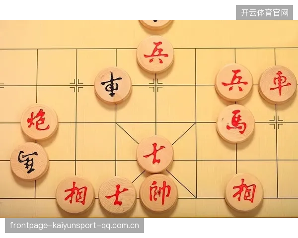 镰刀斧头下的象棋之旅：从革命精神到战略智慧的深度解析